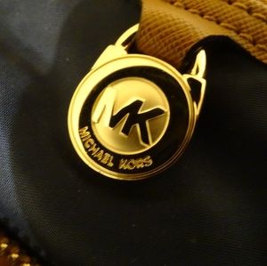 Micheal Kors purse